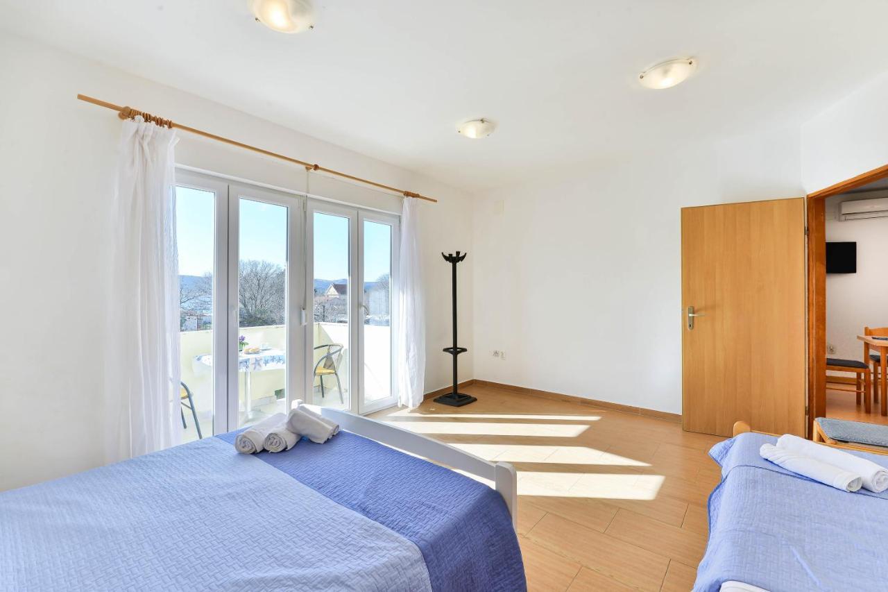 Apartments Adria Turanj Εξωτερικό φωτογραφία