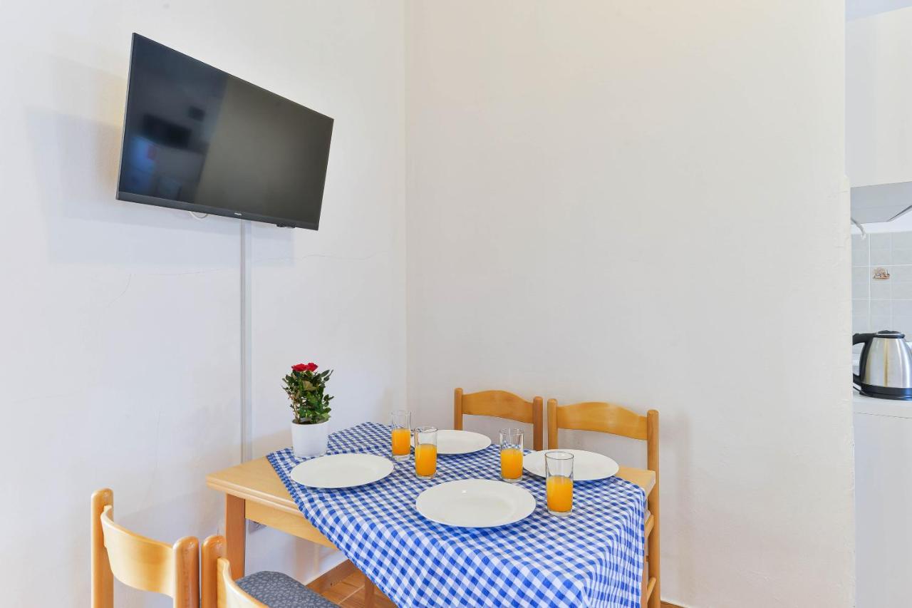 Apartments Adria Turanj Εξωτερικό φωτογραφία