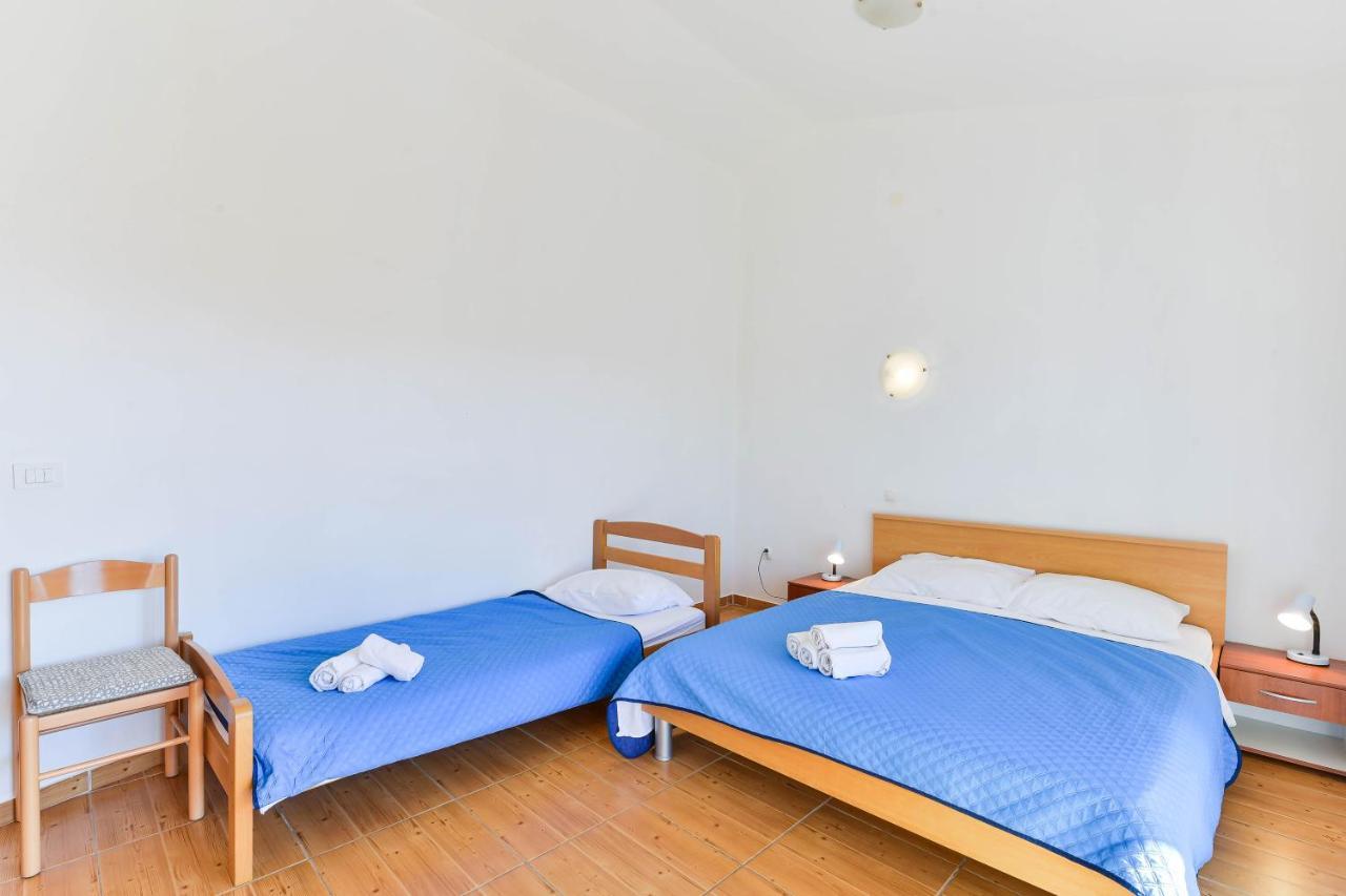 Apartments Adria Turanj Εξωτερικό φωτογραφία
