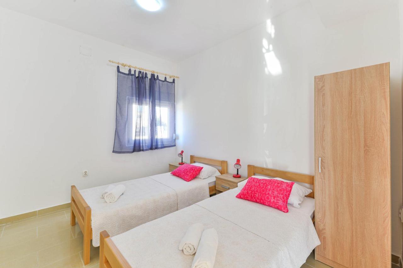 Apartments Adria Turanj Εξωτερικό φωτογραφία