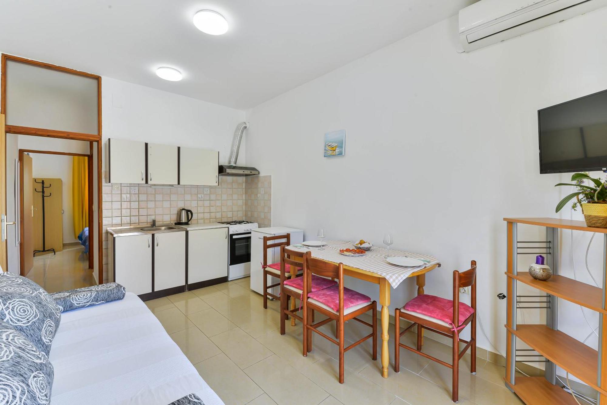 Apartments Adria Turanj Εξωτερικό φωτογραφία