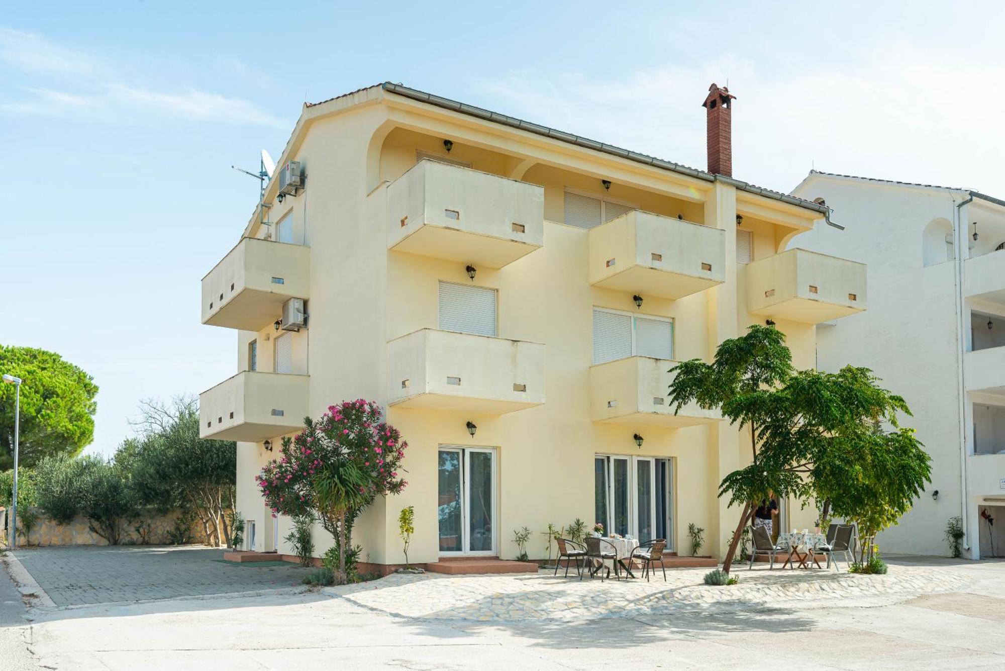 Apartments Adria Turanj Εξωτερικό φωτογραφία