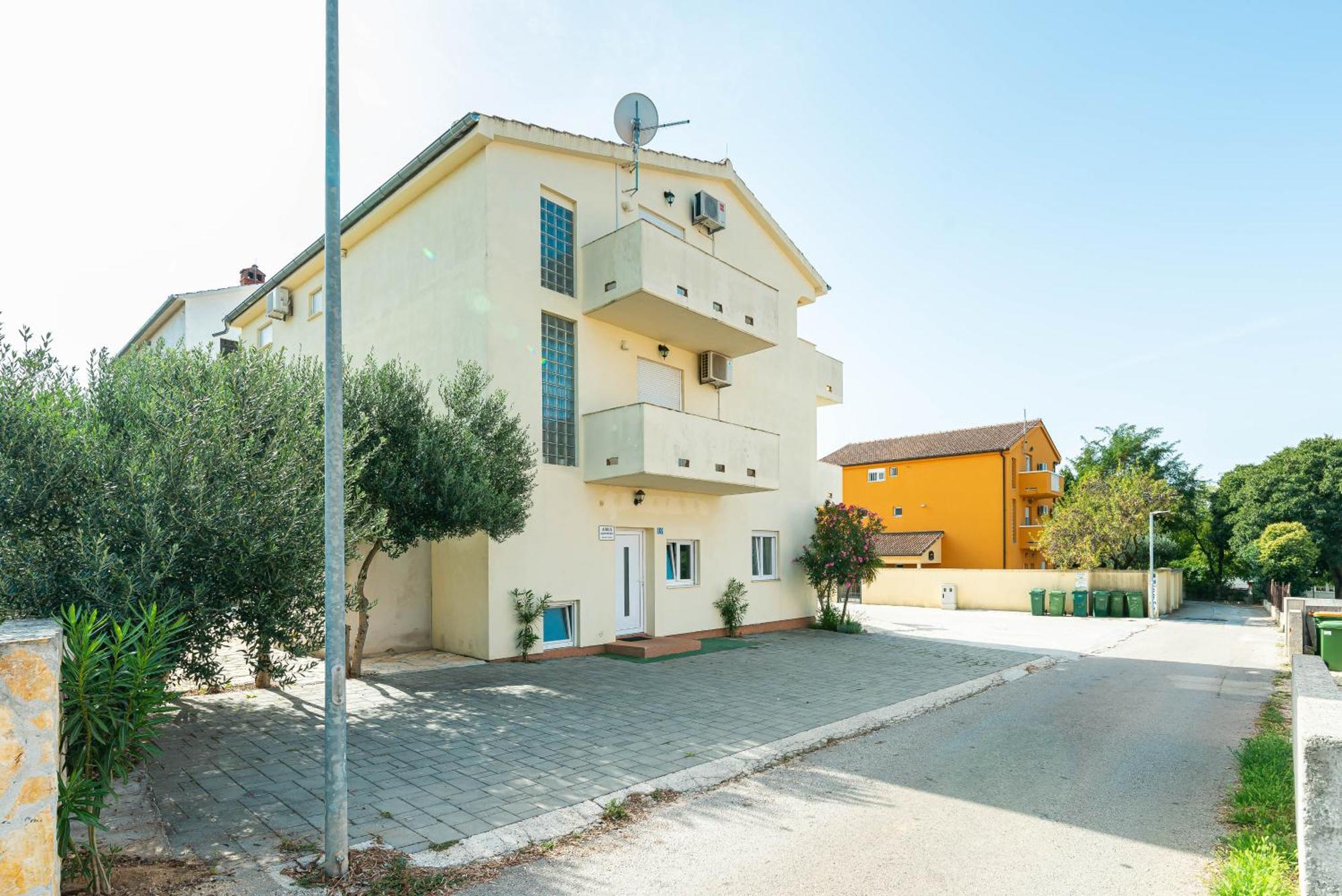 Apartments Adria Turanj Εξωτερικό φωτογραφία