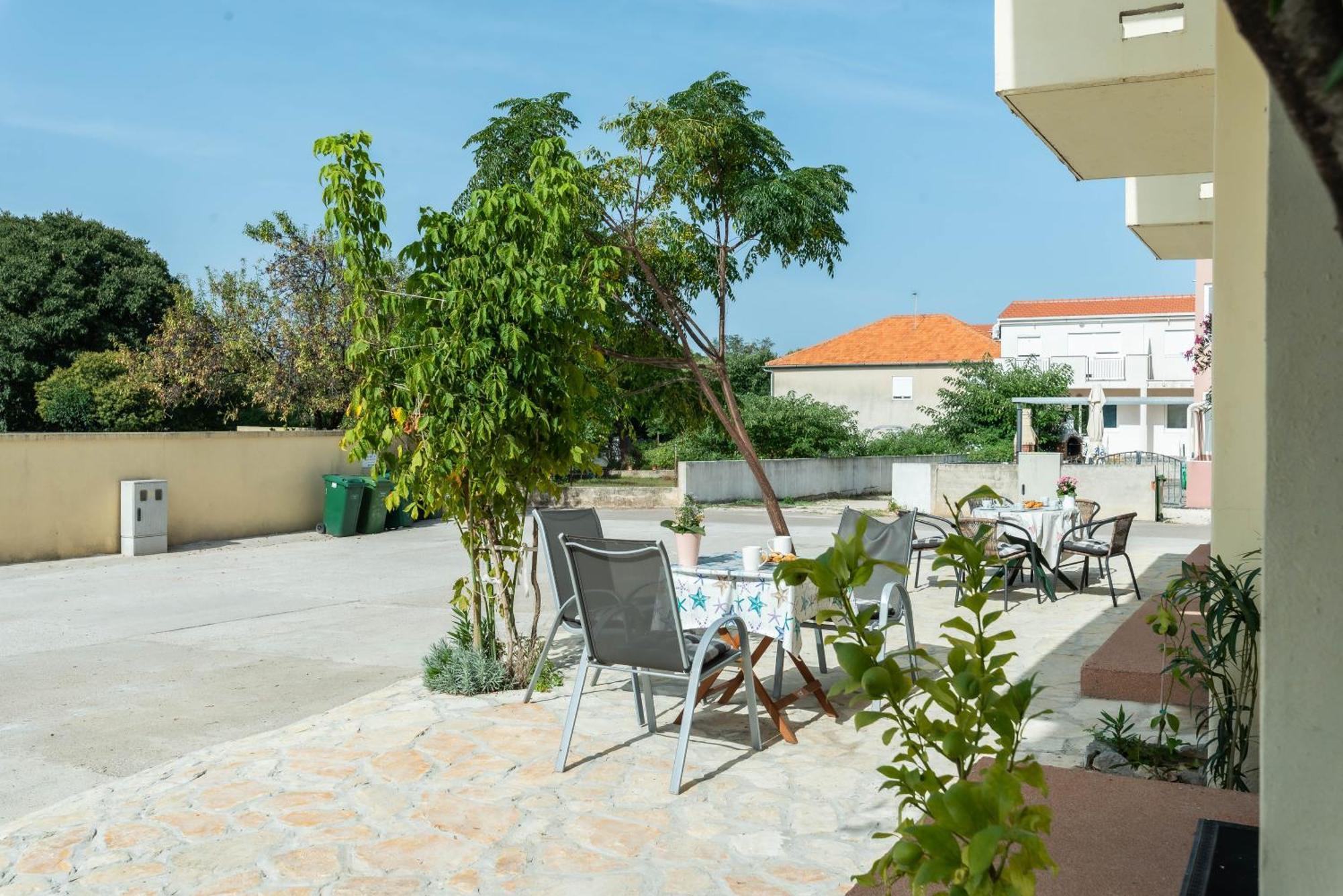 Apartments Adria Turanj Εξωτερικό φωτογραφία