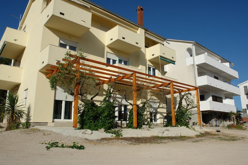 Apartments Adria Turanj Εξωτερικό φωτογραφία